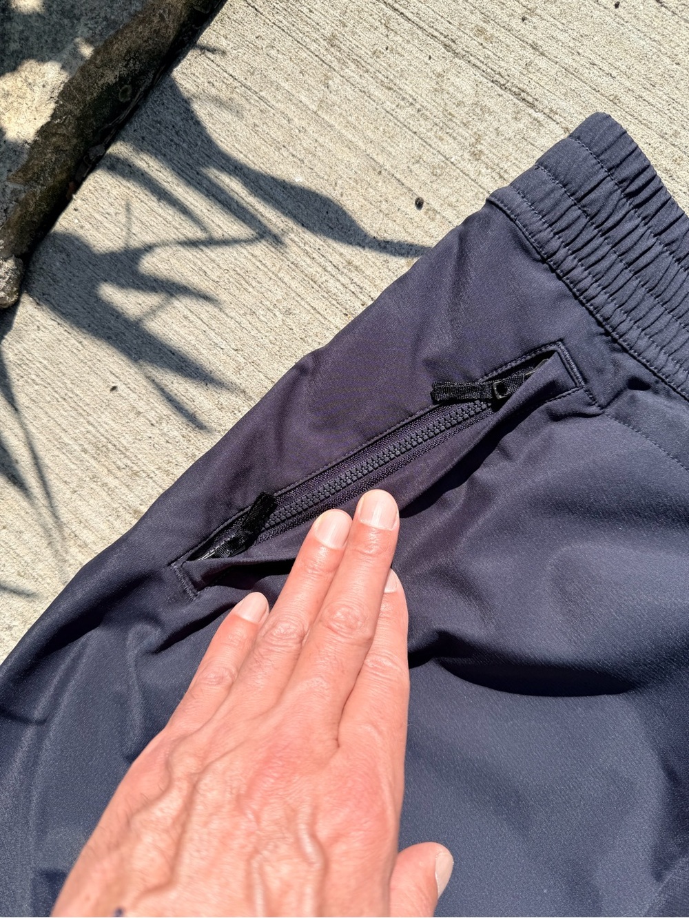 Nike Dark Navy Cargo Capri Pants with Multiple Pockets L - Picture 11 of 13